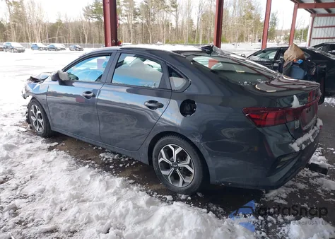 2021 Kia Forte Lxs z USA, uszkodzony, nr VIN 3KPF24AD0ME369970